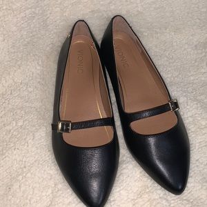 Vionic flats